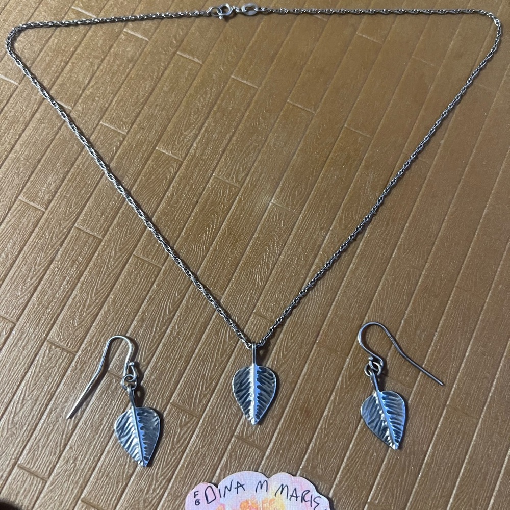 James Avery Retired Leaf Necklace Pendant & Dangle hook on Earrings Set! 925!